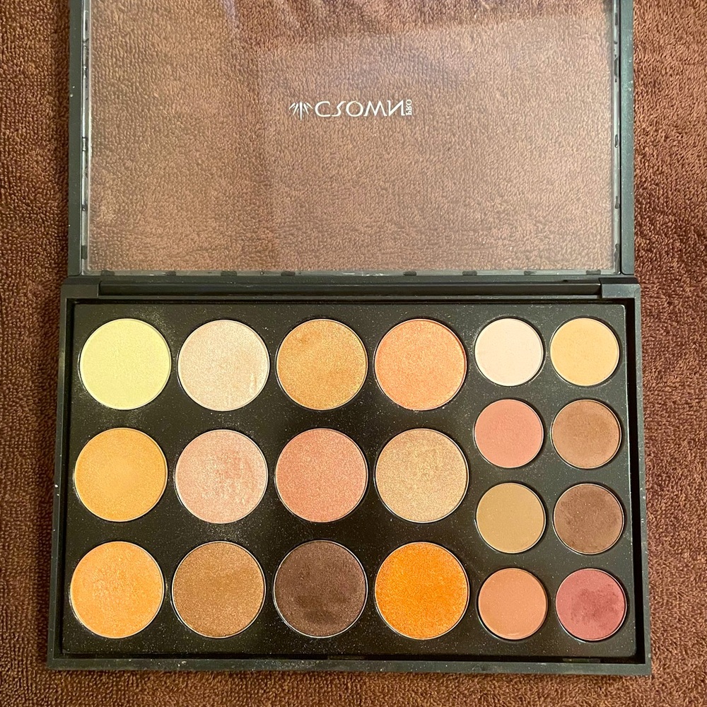 Crown Eye Shadow Pallette